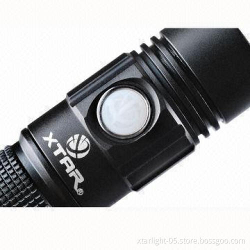 LED flashlight with max 300 lumen for everyday carry